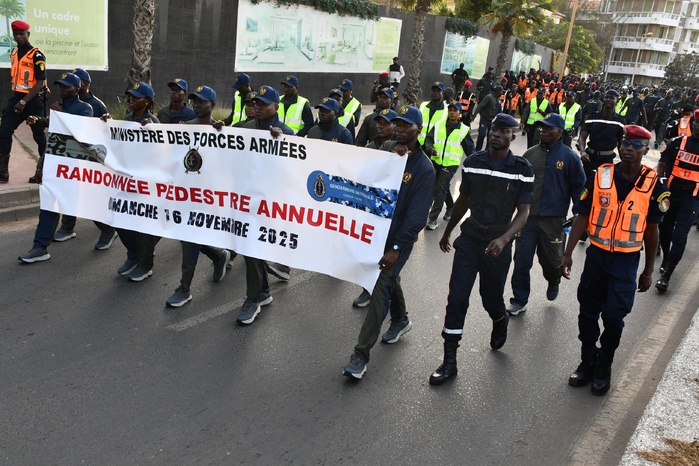 Semaine des Forces Armées : Le PR Diomaye Faye participe à la Randonnée Pédestre Semaine des Forces Armées : Le PR Diomaye Faye participe à la Randonnée Pédestre