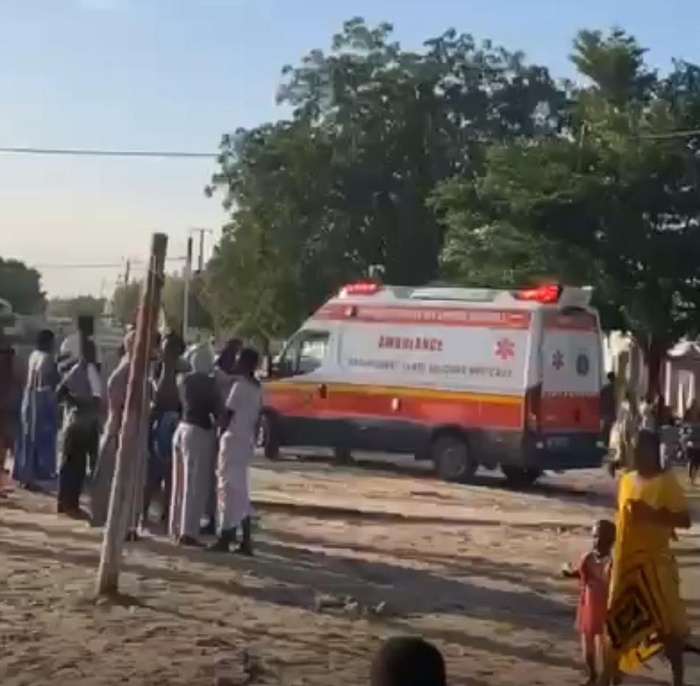 DIOURBEL – Un camion quitte la chaussée , percute une maison et envoie un enfant à l’hôpital DIOURBEL – Un camion quitte la chaussée , percute une maison et envoie un enfant à l’hôpital
