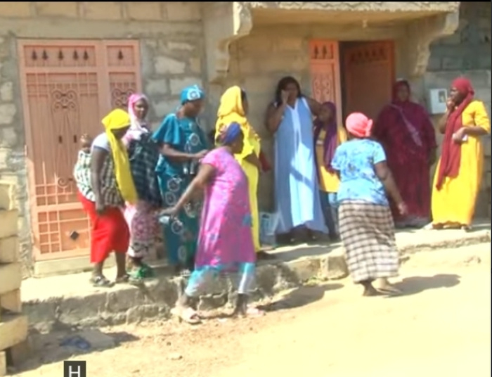 Thiès: des malfaiteurs font irruption dans une maison, blessent deux personnes et emportent l'argent de la tontine des femmes Thiès: des malfaiteurs font irruption dans une maison, blessent deux personnes et emportent l'argent de la tontine des femmes
