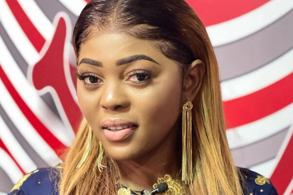 La journaliste de la SenTv, Asma Khadidja convoquée par la gendarmerie