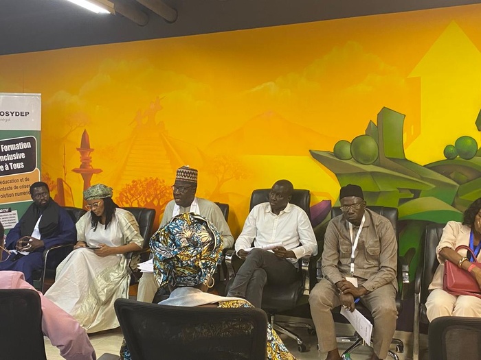 Intelligence artificielle et éducation : La COSYDEP pose le débat sur les enjeux et les dérives de l’IA Intelligence artificielle et éducation : La COSYDEP pose le débat sur les enjeux et les dérives de l’IA