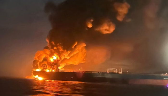 Guerre en Ukraine : Le pétrolier VIRAT, battant pavillon gambien a pris feu en mer Noire
