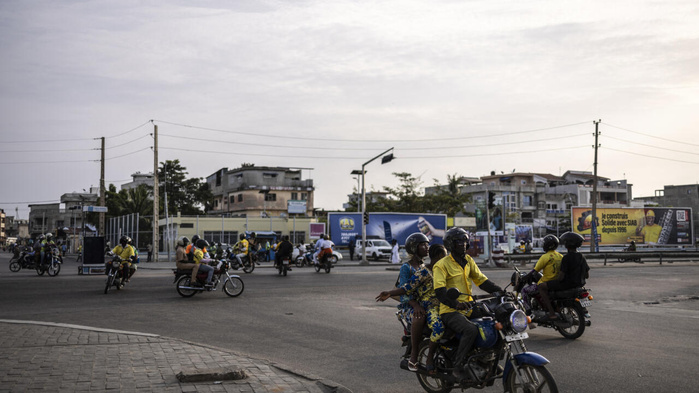 Tentative de coup d'Etat au Bénin: deux militaires pris en otage libérés, calme à Cotonou Tentative de coup d'Etat au Bénin: deux militaires pris en otage libérés, calme à Cotonou