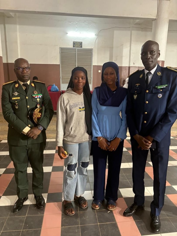 Centenaire du lycée Lamine Gueye : les élèves révèlent la trajectoire exceptionnelle du Dr Mohamed Diop, médecin et légende de la natation Centenaire du lycée Lamine Gueye : les élèves révèlent la trajectoire exceptionnelle du Dr Mohamed Diop, médecin et légende de la natation