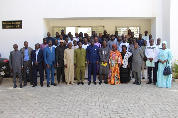 Politique agricole sénégalaise : L’UCAD et la Commune de Gossas signent une convention de partenariat à travers le Projet « UCAD Agropole » Politique agricole sénégalaise : L’UCAD et la Commune de Gossas signent une convention de partenariat à travers le Projet « UCAD Agropole »