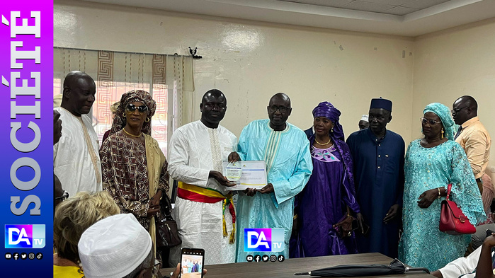 Mbour : Cheikh Issa Sall honore Mbaye Diagne et Fallou Sylla, deux anciens maires remis au cœur de l’histoire Mbour : Cheikh Issa Sall honore Mbaye Diagne et Fallou Sylla, deux anciens maires remis au cœur de l’histoire