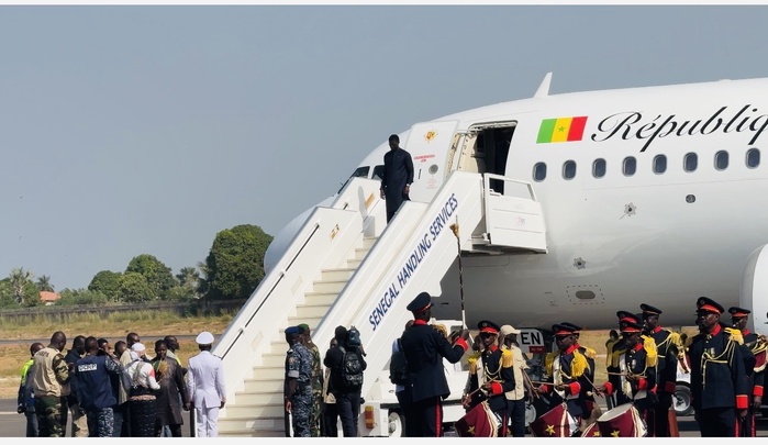 Première tournée économique en Casamance : Le chef de l’État atterrit à Cap-Skirring Première tournée économique en Casamance : Le chef de l’État atterrit à Cap-Skirring