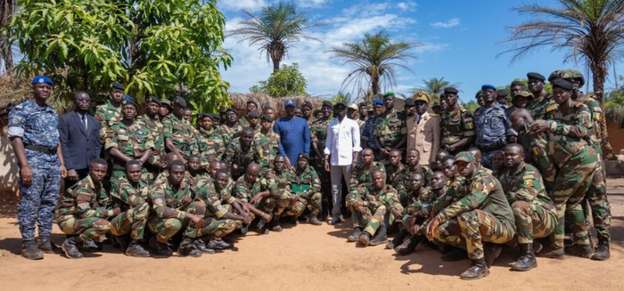 Veille de Noël en Casamance : le message du président Diomaye Faye aux Forces de défense et de sécurité Veille de Noël en Casamance : le message du président Diomaye Faye aux Forces de défense et de sécurité