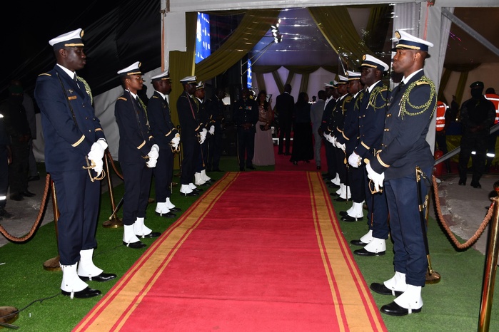 [ Images] Soirée de gala des Forces armées  : Youssou Ndour "met le feu" à la Base navale Amiral Faye Gassama