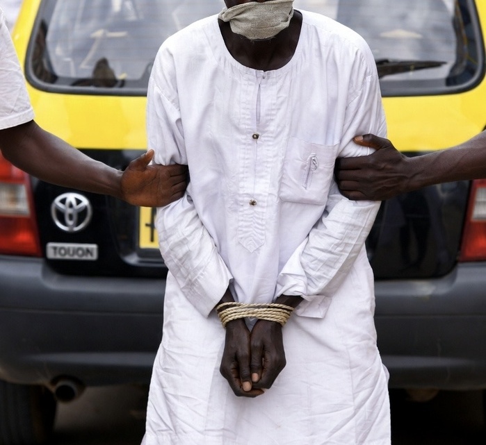 Taxi piégé, chauffeur ligoté , abandonné dans la nuit : la bande de voleurs de voitures tombe à Ndamatou Taxi piégé, chauffeur ligoté , abandonné dans la nuit : la bande de voleurs de voitures tombe à Ndamatou