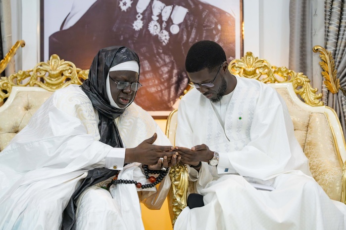 146ᵉ Appel des Layène : le Président Diomaye Faye chez le Khalife général des Layène pour recueillir des prières 146ᵉ Appel des Layène : le Président Diomaye Faye chez le Khalife général des Layène pour recueillir des prières