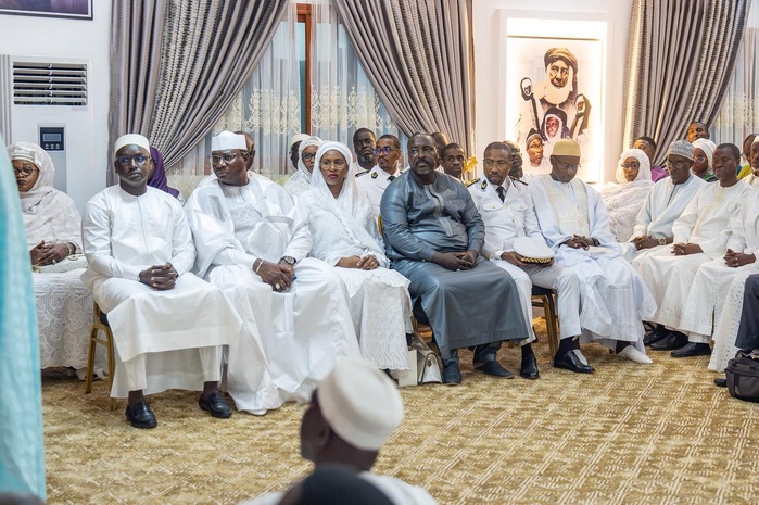 146ᵉ Appel des Layène : le Président Diomaye Faye chez le Khalife général des Layène pour recueillir des prières 146ᵉ Appel des Layène : le Président Diomaye Faye chez le Khalife général des Layène pour recueillir des prières