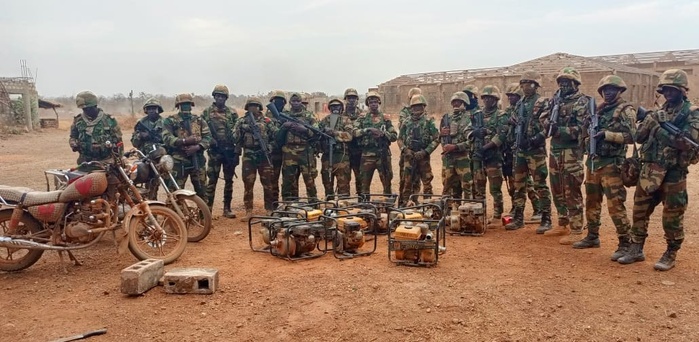Armée : un site d’orpaillage clandestin démantelé à Kolya, sur la Falémé Armée : un site d’orpaillage clandestin démantelé à Kolya, sur la Falémé