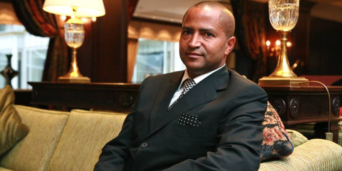 RDC : L’ancien gouverneur du Katanga, Moïse Katumbi, annonce sa candidature à l’élection présidentielle RDC : L’ancien gouverneur du Katanga, Moïse Katumbi, annonce sa candidature à l’élection présidentielle