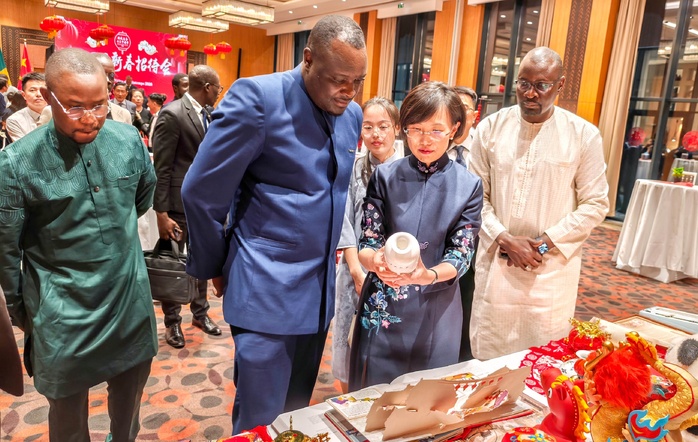 Nouvel An chinois : l’ambassade de Chine au Sénégal célèbre l’entrée dans l’année du Cheval à Dakar Nouvel An chinois : l’ambassade de Chine au Sénégal célèbre l’entrée dans l’année du Cheval à Dakar