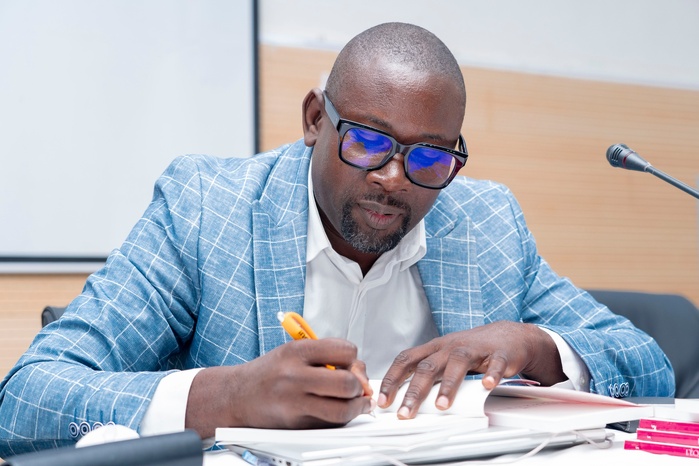 Café Littéraire : Paul Sédar Ndiaye dissèque les fondements du couple dans son roman " L’Équilibre du Cœur", lors de la Saint Valentin Café Littéraire : Paul Sédar Ndiaye dissèque les fondements du couple dans son roman " L’Équilibre du Cœur", lors de la Saint Valentin