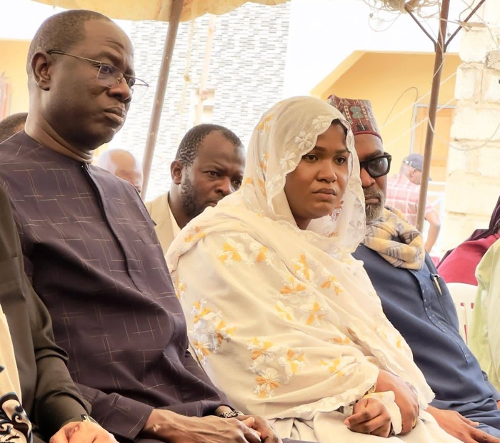 Décès d’Abdoulaye Bâ : Une forte délégation gouvernementale présente ses condoléances à la famille Décès d’Abdoulaye Bâ : Une forte délégation gouvernementale présente ses condoléances à la famille