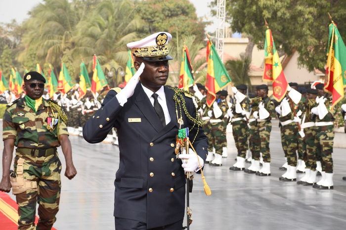Ordre du jour n°1 du CEMGA : le vice-amiral d’escadre Oumar Wade décline ses priorités stratégiques et réaffirme l’importance de la coopération internationale Ordre du jour n°1 du CEMGA : le vice-amiral d’escadre Oumar Wade décline ses priorités stratégiques et réaffirme l’importance de la coopération internationale