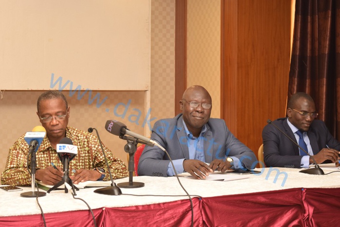 Cojer nationale les images du forum sur le libéralisme et le projet politique du Président Macky Sall animé par le ministre Abdou Fall, El Hadji Kassé le conseiller en communication du Président Macky Sall et le Président des ADS, Luc Sarr Cojer nationale les images du forum sur le libéralisme et le projet politique du Président Macky Sall animé par le ministre Abdou Fall, El Hadji Kassé le conseiller en communication du Président Macky Sall et le Président des ADS, Luc Sarr