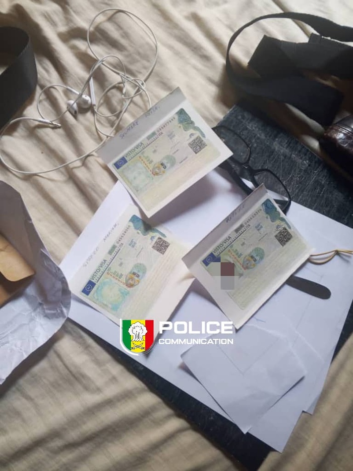 Ouakam : démantèlement d’un réseau présumé de fraude documentaire lors de l’opération « LIMA-SIERRA » Ouakam : démantèlement d’un réseau présumé de fraude documentaire lors de l’opération « LIMA-SIERRA »