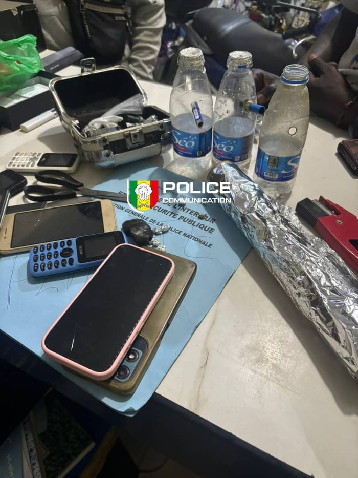 Comico-Yeumbeul : La police démantèle un réseau de trafic et de consommation de crack Comico-Yeumbeul : La police démantèle un réseau de trafic et de consommation de crack