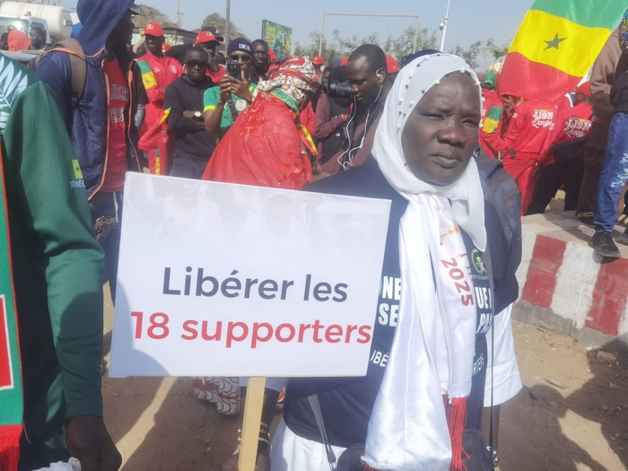 Emprisonnement des 18 supporters sénégalais au Maroc : Dakar dans la rue pour exiger la libération de ses compatriotes Emprisonnement des 18 supporters sénégalais au Maroc : Dakar dans la rue pour exiger la libération de ses compatriotes