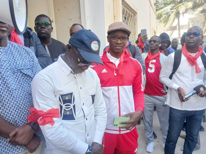 Saint Louis : les syndicats d'enseignants appellent à durcir le combat et dénoncent le discours anti-enseignant. Saint Louis : les syndicats d'enseignants appellent à durcir le combat et dénoncent le discours anti-enseignant.