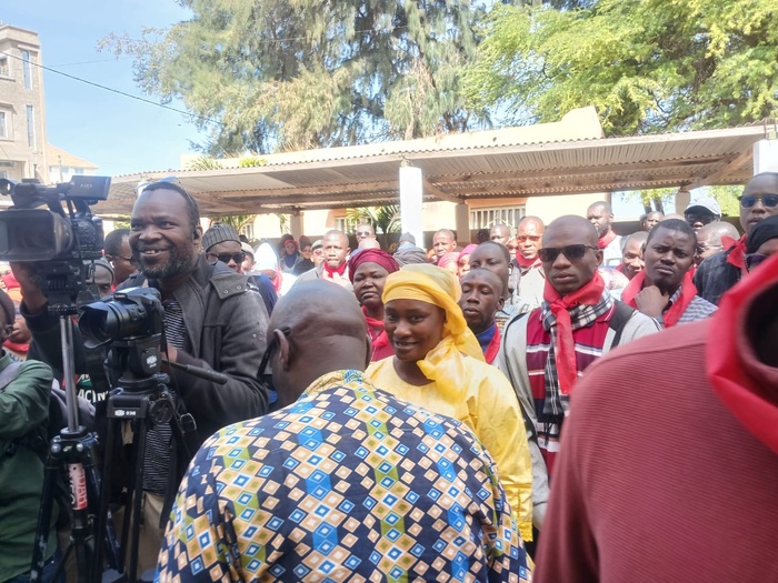 Saint Louis : les syndicats d'enseignants appellent à durcir le combat et dénoncent le discours anti-enseignant.