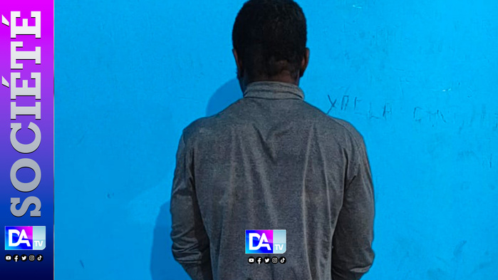 Jaxaay- Attirés par la PlayStation : un présumé pédophile sauvé d’un lynchage par la police après des accusations d’abus sur des enfants de 5 à 10ans