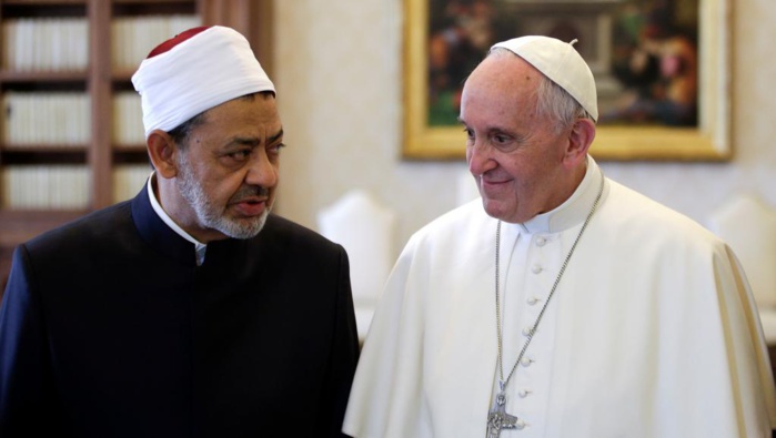 Vatican : Rencontre historique entre le Pape François et le Grand Imam d’al-Azhar Vatican : Rencontre historique entre le Pape François et le Grand Imam d’al-Azhar