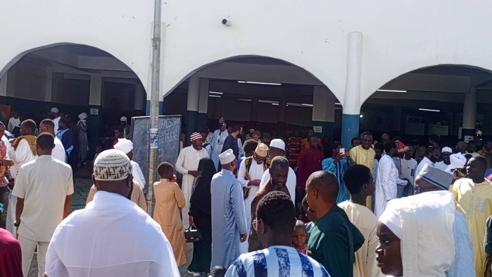 Korité : des journalistes interdits d’accès à la mosquée de l’UCAD pour la prière de l’Aïd El Fitr Korité : des journalistes interdits d’accès à la mosquée de l’UCAD pour la prière de l’Aïd El Fitr