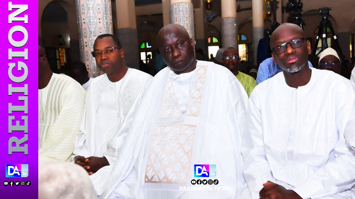 Prière à la Grande mosquée Moussanté de Thiès: Idrissa Seck persiste dans son silence Prière à la Grande mosquée Moussanté de Thiès: Idrissa Seck persiste dans son silence
