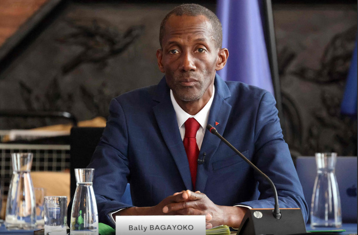 “Nous sommes de la famille des grands singes” : une séquence sur CNews fait polémique “Nous sommes de la famille des grands singes” : une séquence sur CNews fait polémique