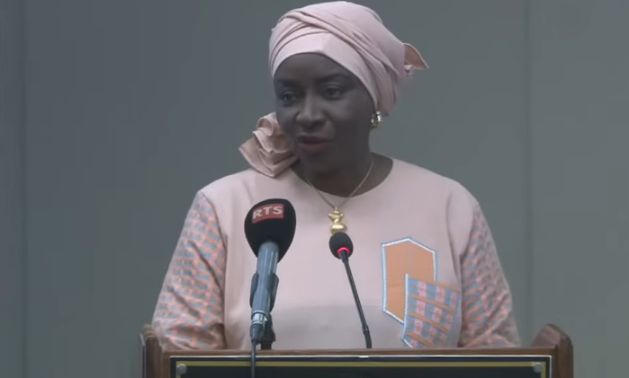Débats sur les questions sociales et politiques : "Il est temps que les intellectuels de ce pays retrouvent leur courage, parce que c’est une question de courage..." (Aminata Touré) Débats sur les questions sociales et politiques : "Il est temps que les intellectuels de ce pays retrouvent leur courage, parce que c’est une question de courage..." (Aminata Touré)
