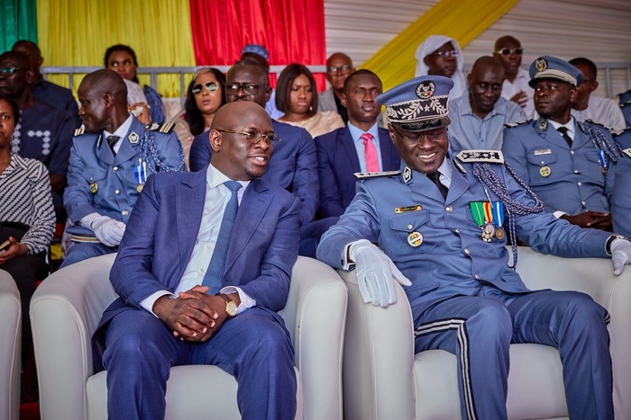 Cérémonie de décoration des Douanes à Thiès : Cheikh Diba salue des « soldats de l’économie » engagés pour les JOJ 2026 Cérémonie de décoration des Douanes à Thiès : Cheikh Diba salue des « soldats de l’économie » engagés pour les JOJ 2026