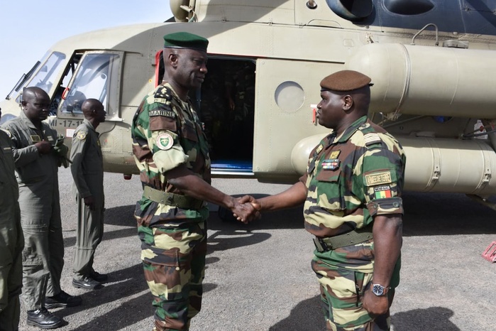 visite de la Zone militaire n°4 : le CEMGA Oumar Wade salue la vigilance des troupes et annonce un renforcement sécuritaire