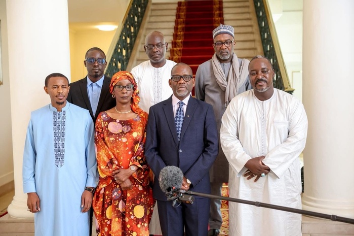 Centenaire du Président Abdoulaye Wade : Bassirou Diomaye Faye reçoit une délégation du Parti démocratique sénégalais au Palais Centenaire du Président Abdoulaye Wade : Bassirou Diomaye Faye reçoit une délégation du Parti démocratique sénégalais au Palais