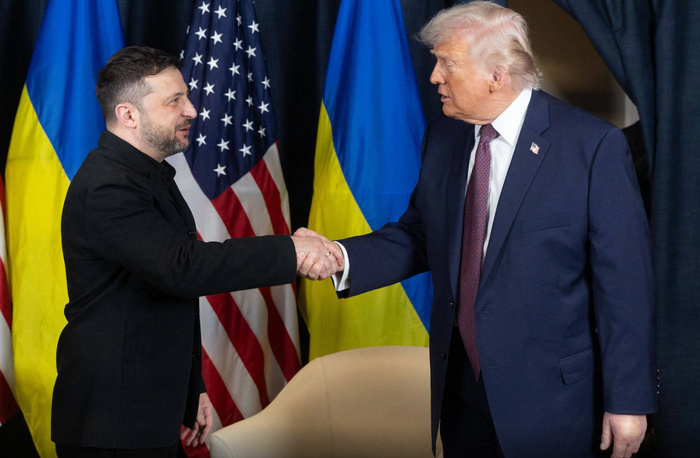Zelensky critique le choix de Trump de prolonger la suspension des sanctions sur le pétrole russe Zelensky critique le choix de Trump de prolonger la suspension des sanctions sur le pétrole russe