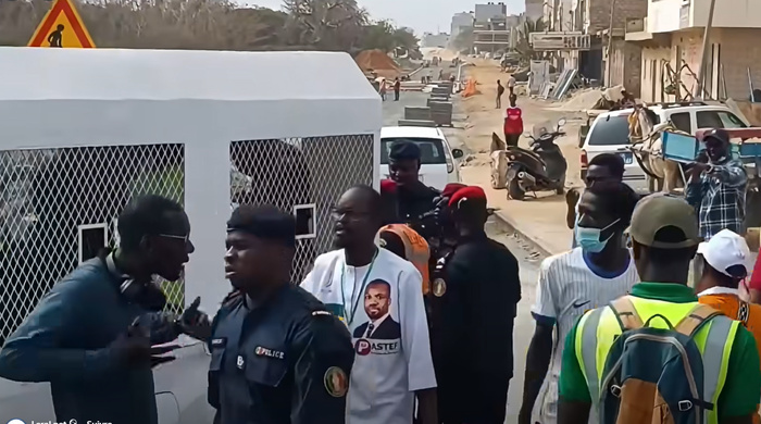 Jaxaay : la randonnée pédestre de Pastef finalement annulée par le préfet après de vives tensions entre militants Jaxaay : la randonnée pédestre de Pastef finalement annulée par le préfet après de vives tensions entre militants