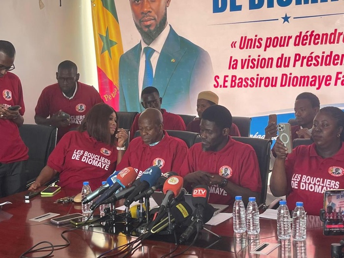 La plateforme "Les Boucliers Diomaye" dénonce un « acharnement » contre le président Bassirou Diomaye Faye La plateforme "Les Boucliers Diomaye" dénonce un « acharnement » contre le président Bassirou Diomaye Faye