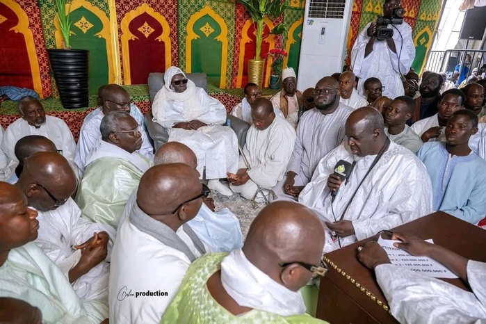 TOUBA- Hizbut-Tarqiyyah remet 1 milliard FCFA et 500 moutons au Khalife des mourides et réaffirme son engagement à ses côtés TOUBA- Hizbut-Tarqiyyah remet 1 milliard FCFA et 500 moutons au Khalife des mourides et réaffirme son engagement à ses côtés