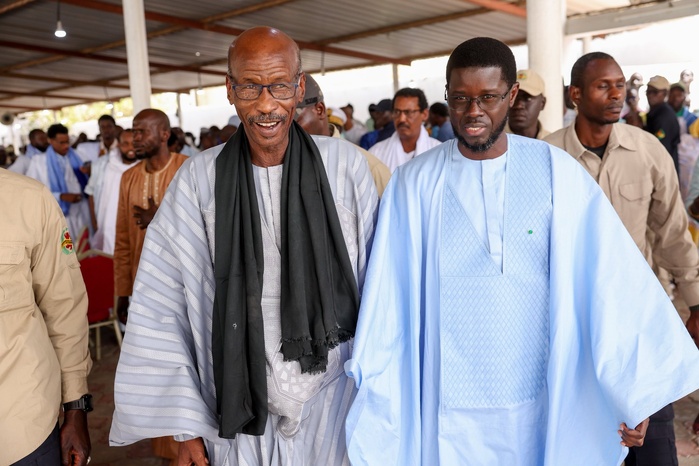 Louga : Le Président Diomaye Faye chez le Khalife de la famille omarienne, puis à Guéoul pour présenter ses condoléances Louga : Le Président Diomaye Faye chez le Khalife de la famille omarienne, puis à Guéoul pour présenter ses condoléances