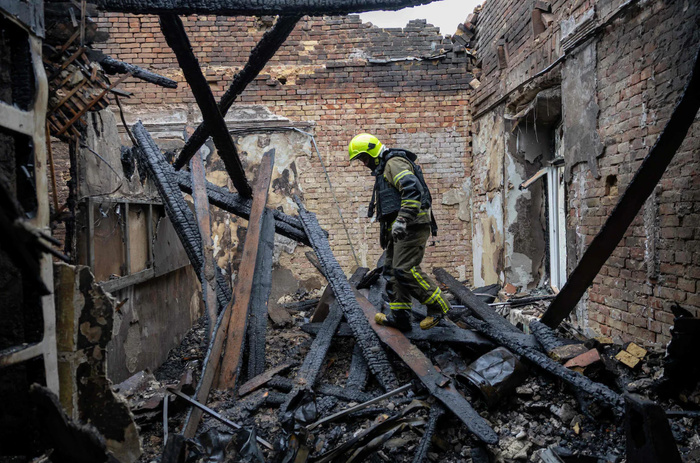 Des frappes russes ciblent un cargo chinois et font plus de 30 blessés en Ukraine Des frappes russes ciblent un cargo chinois et font plus de 30 blessés en Ukraine