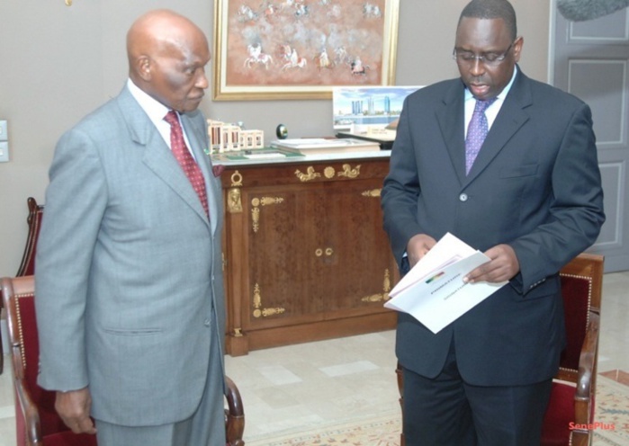 NOUS Y AVONS CRU ET NOUS COMMENÇONS A EN DOUTER ! (Par Dr Alassane Sall) NOUS Y AVONS CRU ET NOUS COMMENÇONS A EN DOUTER ! (Par Dr Alassane Sall)