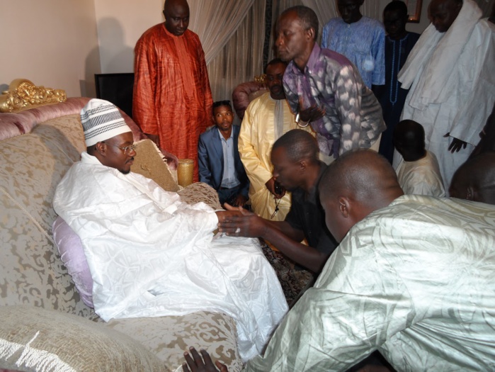 Touba sauve les 5000 enseignants d'une radiation certaine et clôt la grève Touba sauve les 5000 enseignants d'une radiation certaine et clôt la grève