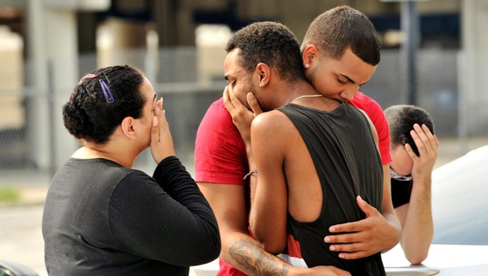 Fusillade en Floride : les survivants racontent la confusion et l'horreur