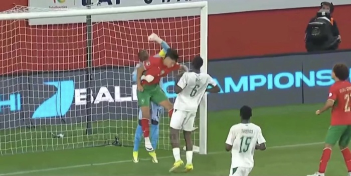 Coupe d’Afrique U17 / Le Sénégal terrasse le Maroc aux tirs au but (7-6) et s’offre un nouveau statut de bête noire… Cap vers la finale contre la Tanzanie Coupe d’Afrique U17 / Le Sénégal terrasse le Maroc aux tirs au but (7-6) et s’offre un nouveau statut de bête noire… Cap vers la finale contre la Tanzanie
