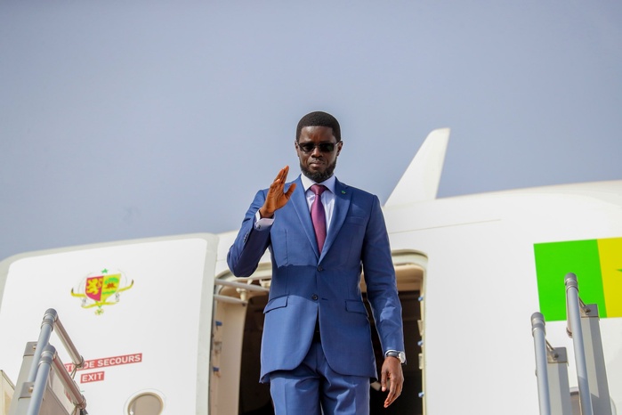 Coopération sous-régionale : le Président Bassirou Diomaye Faye en visite de travail en Gambie Coopération sous-régionale : le Président Bassirou Diomaye Faye en visite de travail en Gambie
