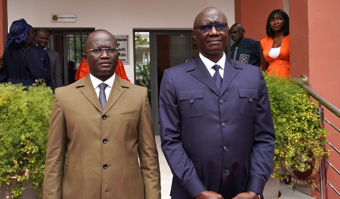 Passation de service au ministère des Forces armées : Général Birame Diop met en avant son bilan, Yankhoba Diémé promet de renforcer l’action sociale Passation de service au ministère des Forces armées : Général Birame Diop met en avant son bilan, Yankhoba Diémé promet de renforcer l’action sociale