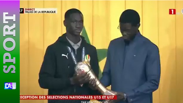 Les U17 reçus au Palais : le Capitaine Assane Sarr
